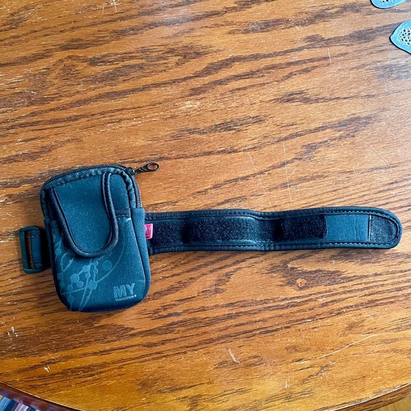 Armband gear pouch for sports/running/hiking - Picture 5 of 5